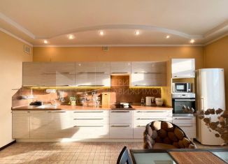 Продаю трехкомнатную квартиру, 125.8 м2, Тюмень, улица Луначарского, 18