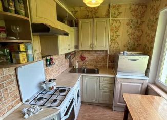 Сдаю однокомнатную квартиру, 42 м2, Татарстан, улица Красной Позиции, 11