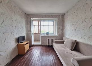 Продается двухкомнатная квартира, 42 м2, Тюмень, улица Космонавтов, 33А