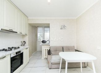 Продам 2-ком. квартиру, 60 м2, Калининград, улица Осипенко, 6