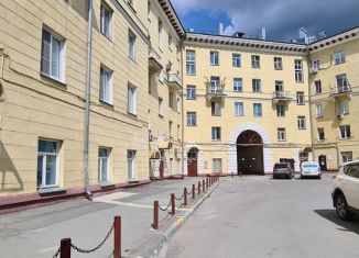Продам 2-ком. квартиру, 61.4 м2, Новосибирск, проспект Дзержинского, метро Золотая Нива