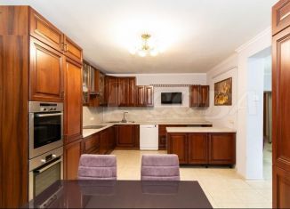 Продам трехкомнатную квартиру, 110 м2, Тюмень, улица Льва Толстого, 33