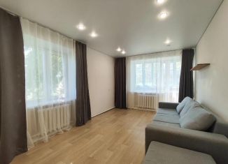 Продажа 2-ком. квартиры, 44.6 м2, посёлок Мирный, Школьная улица, 12