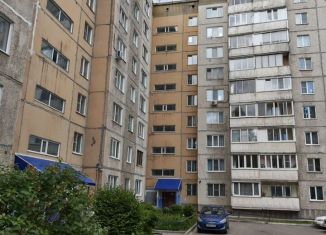 Продаю 4-ком. квартиру, 102 м2, Барнаул, улица Веры Кащеевой, 15