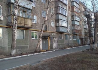 Продаю двухкомнатную квартиру, 46 м2, Курган, улица Карбышева, 1