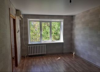 Продается 4-комнатная квартира, 63.5 м2, Бугуруслан, улица Челюскина, 76
