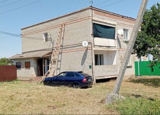 Продается трехкомнатная квартира, 72 м2, Новопавловск, площадь Ленина