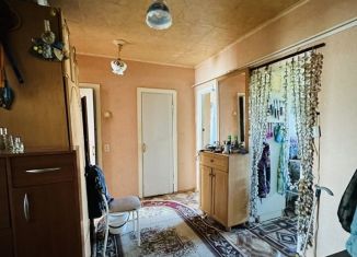 Продается трехкомнатная квартира, 60 м2, Калужская область, улица Маршала Жукова, 3