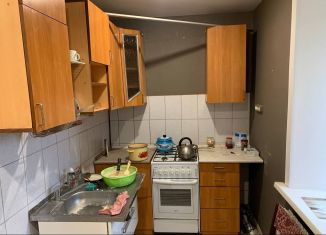 Сдается трехкомнатная квартира, 52 м2, Алтайский край, Центральная улица, 23