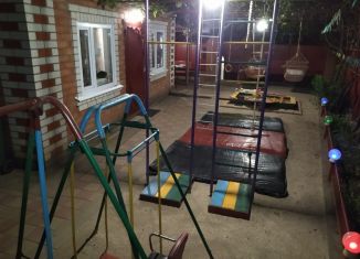 Сдам в аренду 2-ком. квартиру, 36 м2, Краснодарский край, улица имени Алексея Крамаренко