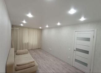 Однокомнатная квартира в аренду, 40 м2, Саратов, улица имени И.С. Левина, 8