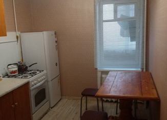 Сдам в аренду 1-ком. квартиру, 36 м2, Хотьково, улица Черняховского, 9